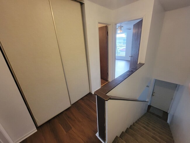 Building Photo - 201 High Mdws