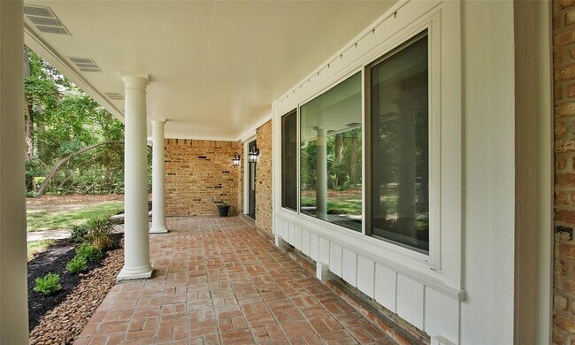 Foto del edificio - 202 Basswood Dr