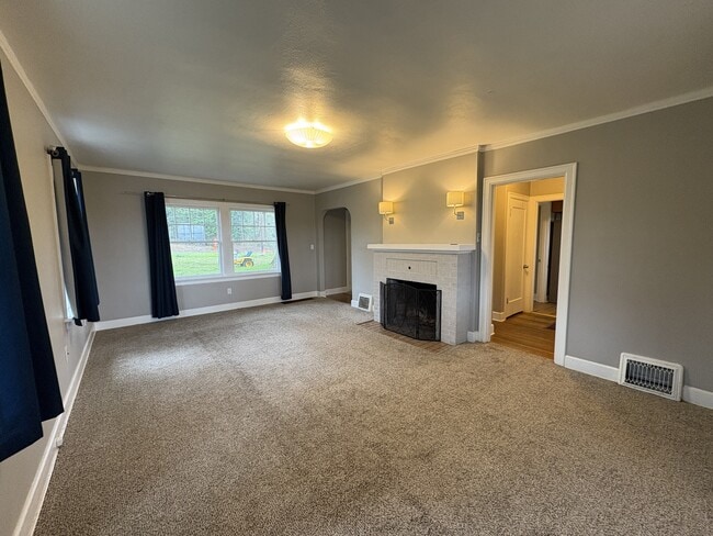 Building Photo - 16093 SW Roy Rogers Rd