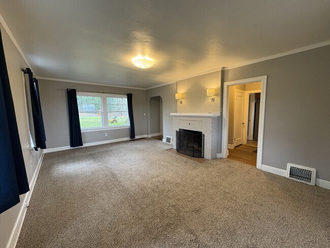 Foto del edificio - 16093 SW Roy Rogers Rd