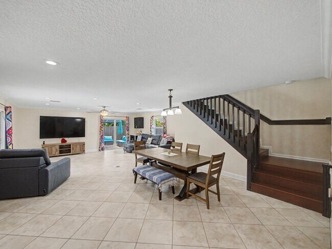 Building Photo - 4868 Canal Dr
