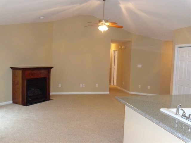 Foto del edificio - 5404 Silver Grove Ln