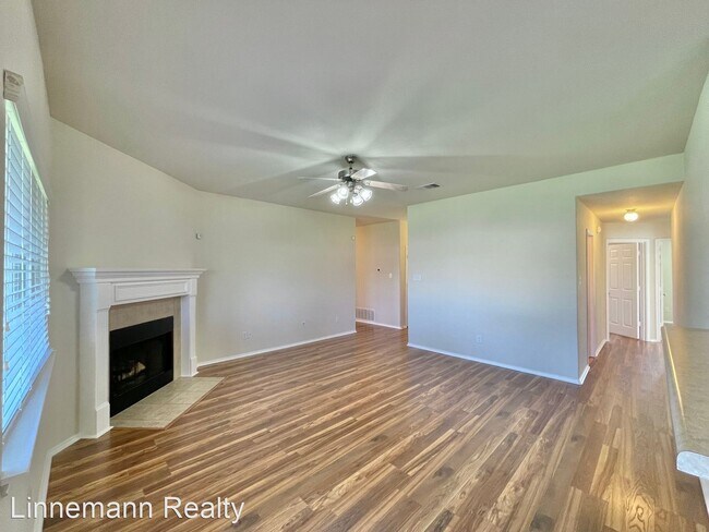 Foto del edificio - 4 br, 2 bath House - 5201 Bridgewood Drive