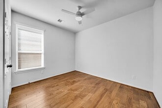 Building Photo - 13806 Windsor Garden Ln