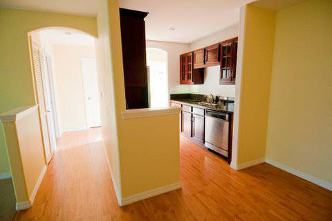 Building Photo - 54TH ST - Beautiful 1/1 Condo w Patio, Sta...