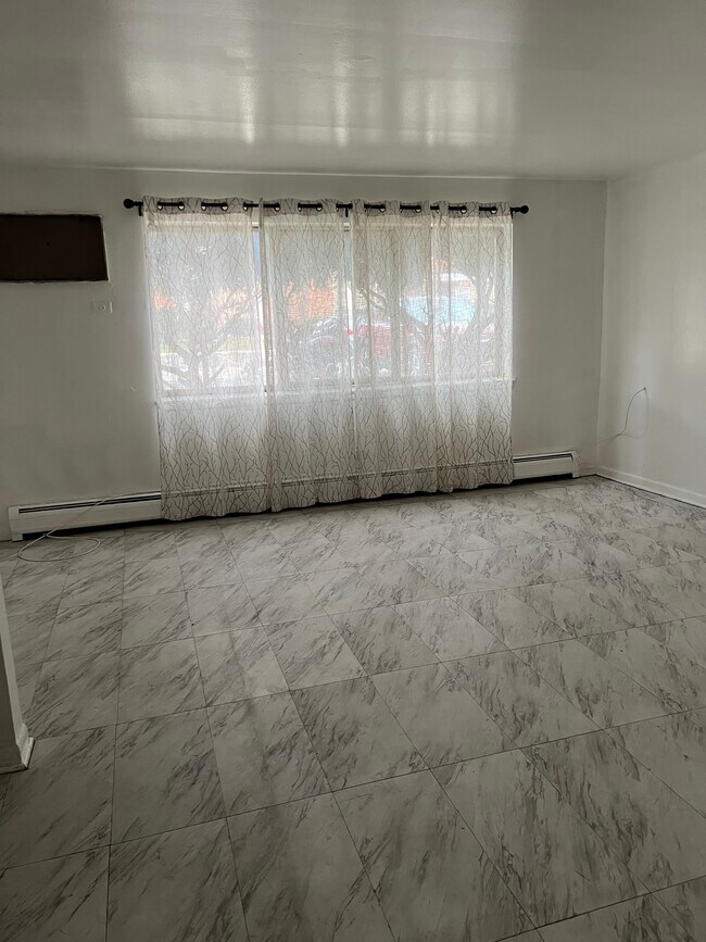 Foto del edificio - 9229 Sally Ln