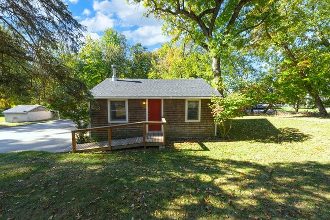 Building Photo - 306 Eubank St