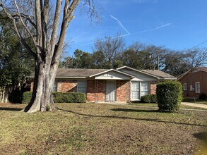 Building Photo - 5125 E Linda Cir