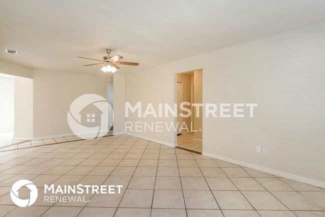 Building Photo - 301 Farmbrook Rd