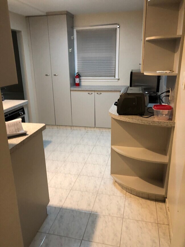 Foto del edificio - 266 E 54th St