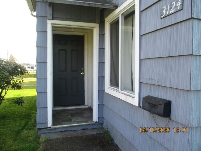 Foto del edificio - 3124 Sumner Ave