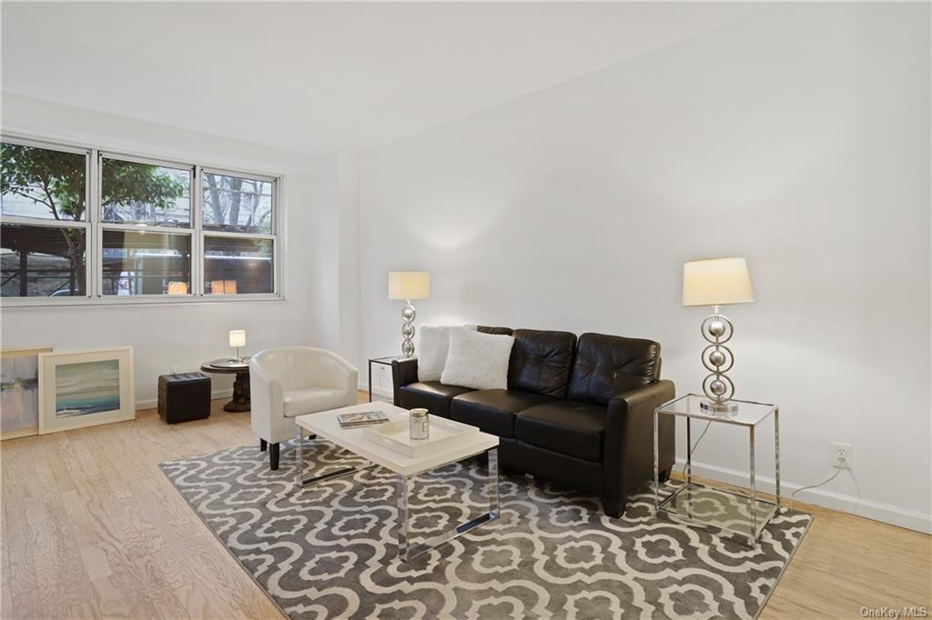 Primary Photo - 555 Kappock St