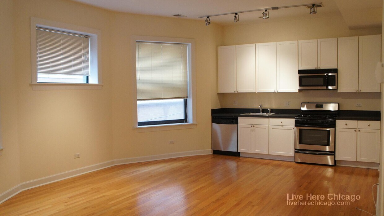 Foto principal - 4715 N Sheridan Rd