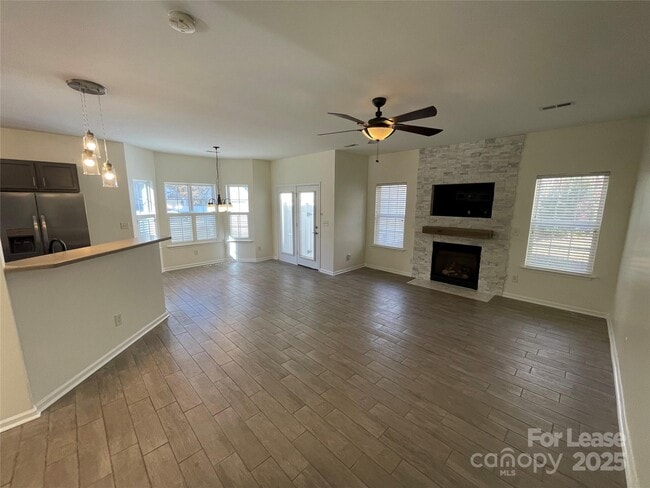 Building Photo - 11434 Heritage Green Dr