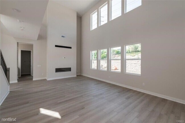Foto del edificio - 4 br, 3 bath House - 201 Holliston