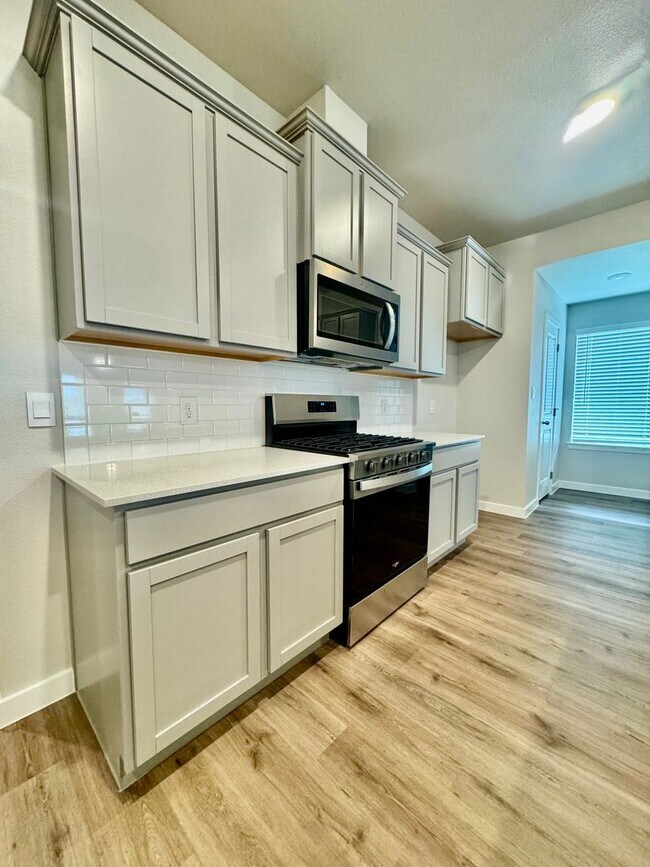 Foto del edificio - Be the first to call this brand-new 2025 build home yours!