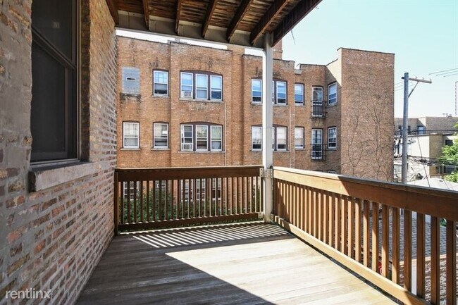 Foto del edificio - 5833 N Kenmore Ave