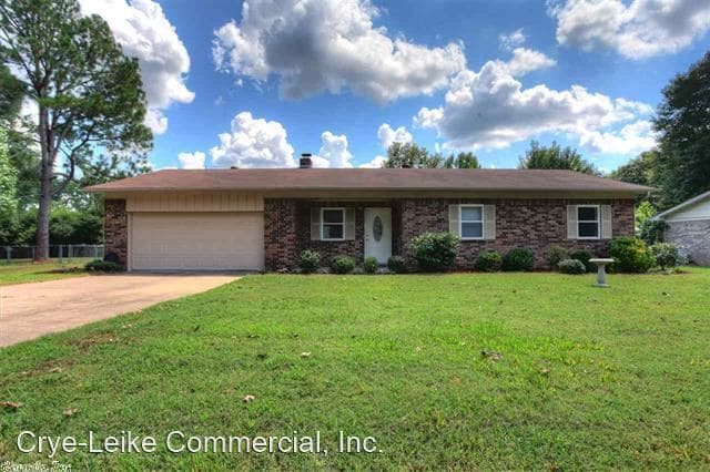 Foto principal - 4 br, 2 bath House - 901 Eastern Ave.