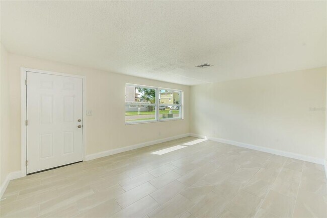 Building Photo - 178 175th Ave E