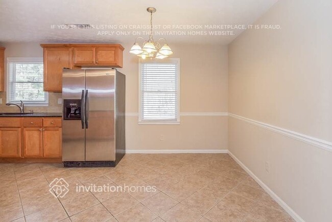 Building Photo - 2062 Red Rose Ln
