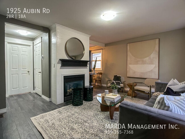 Photo du bâtiment - CHARMING 2 BED/1 BATH BUNGALOW - EAST WINDSOR + HYDRO,WATER & GAS!