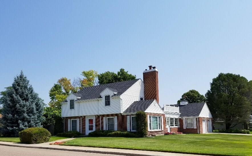 Primary Photo - 807 E B St