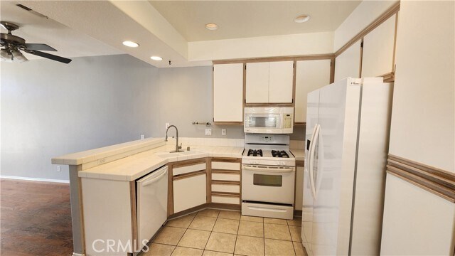 Foto del edificio - 28456 Yosemite Dr