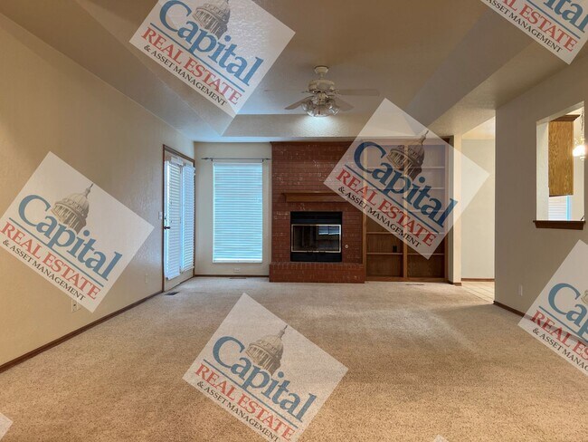 Foto del edificio - Beautiful 3 Bedroom W/ Move In Special