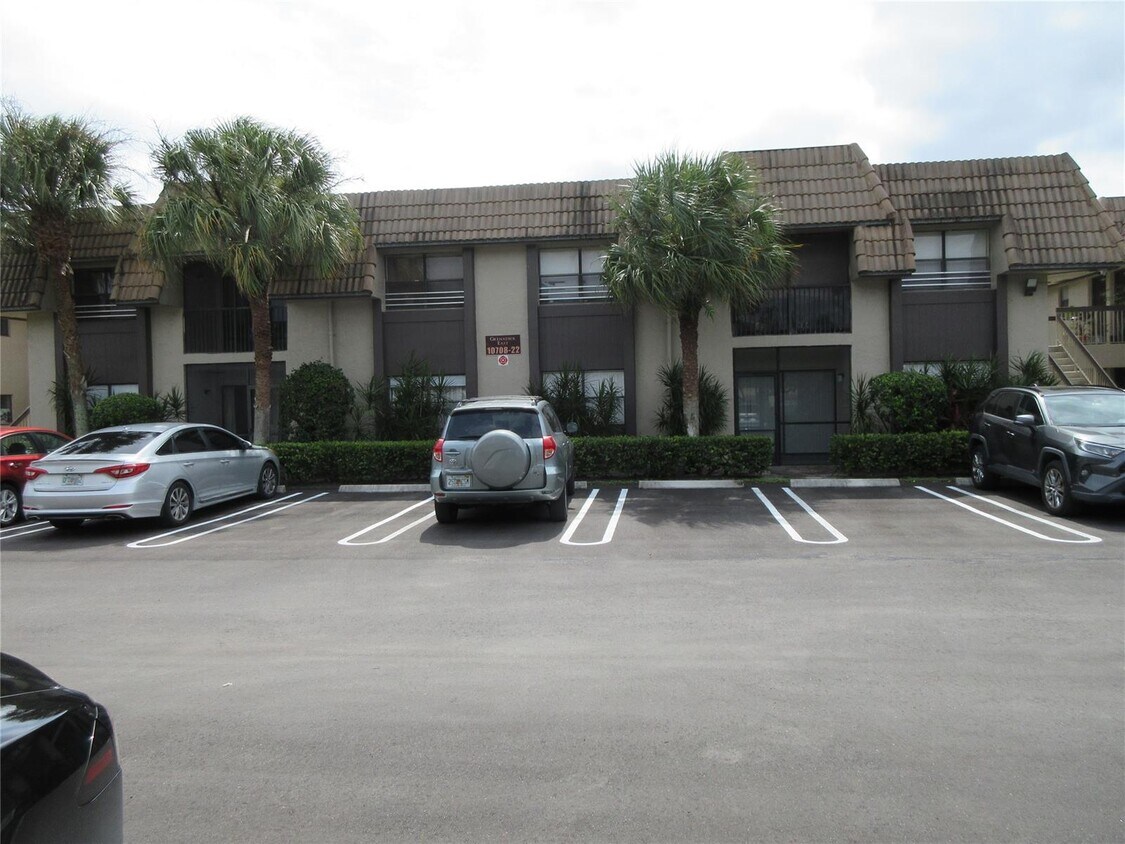 Primary Photo - 10710 Royal Palm Blvd