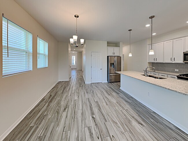 Building Photo - 6117 Voyagers Place