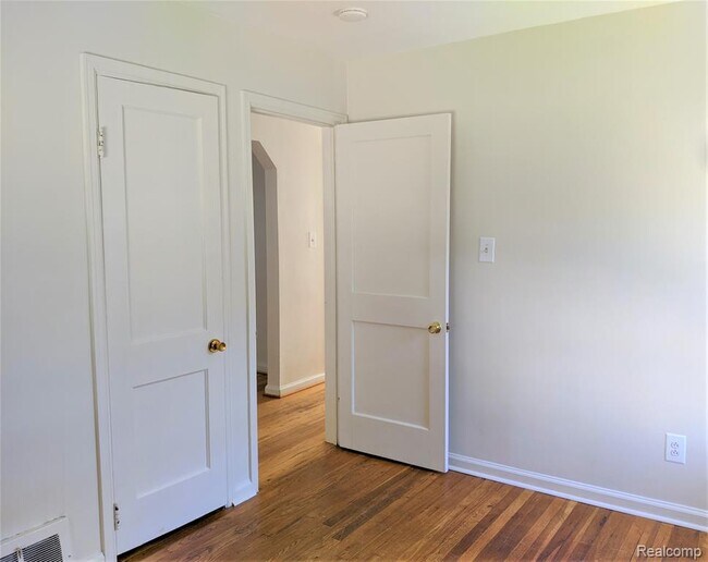 Foto del edificio - 3354 Ellwood Ave