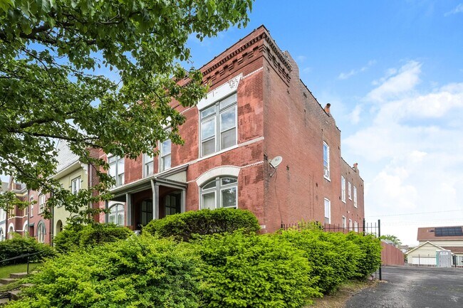 Foto del edificio - 2821-2823 Henrietta Place