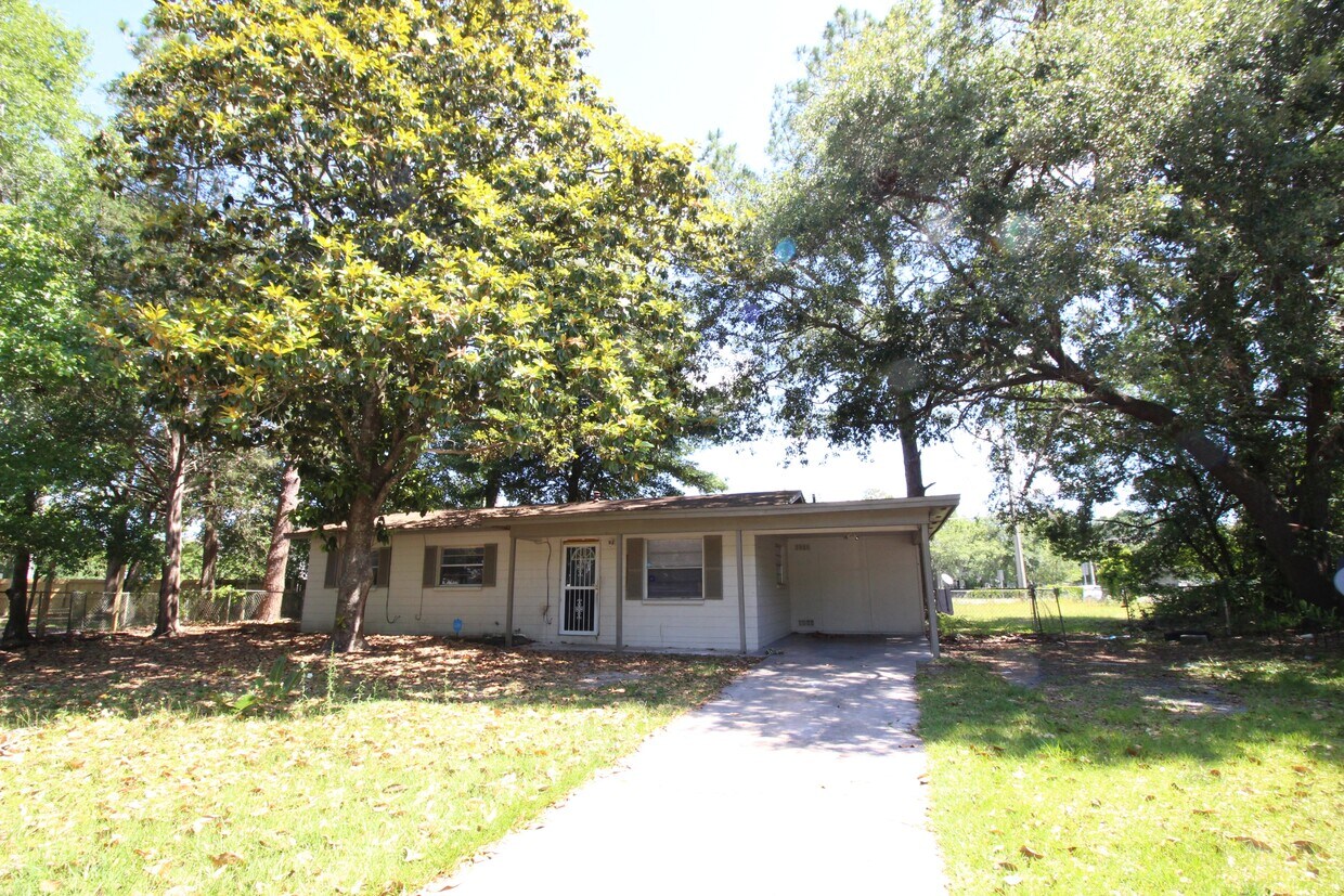 Foto principal - 3827 NE 13th Dr