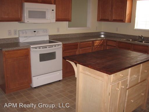 Building Photo - 2028 Lake Carolina Dr