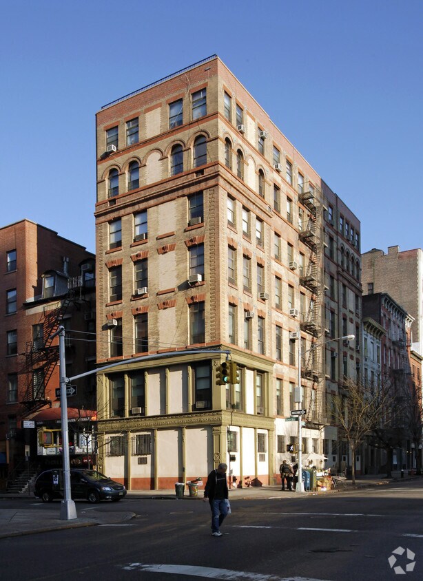Primary Photo - 520 La Guardia Pl