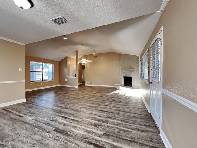 Building Photo - 207 Springridge Ln