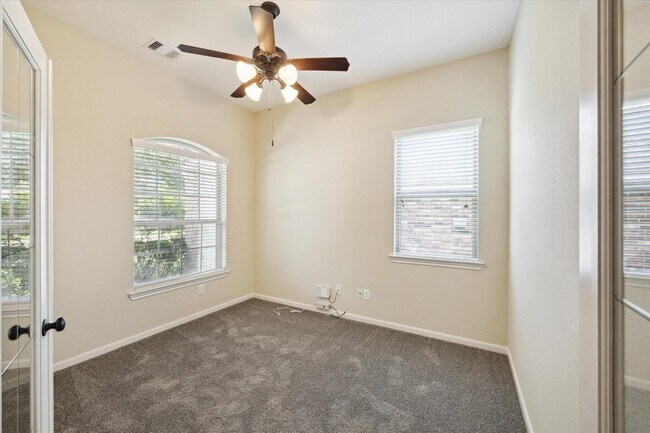 Foto del edificio - 208 Morgan Isle Ln