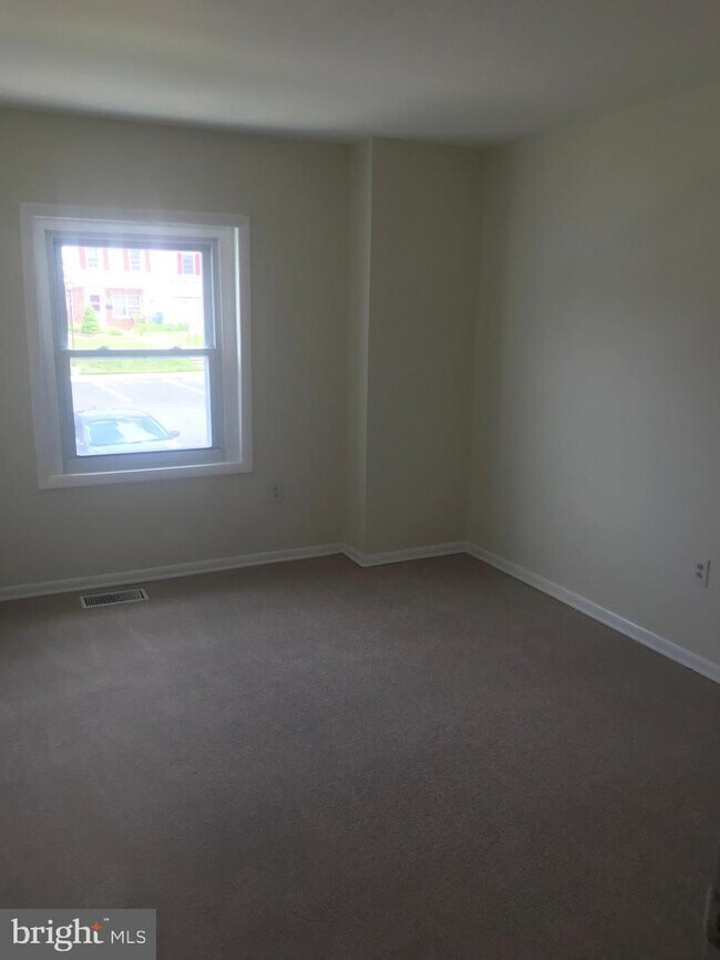 Building Photo - 9220 Bridle Path Ln