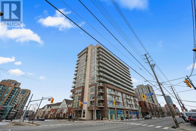 Building Photo - 5101-5101 Dundas St W