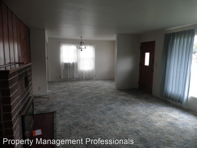 Foto del edificio - 2 br, 1 bath House - 503 SE M St