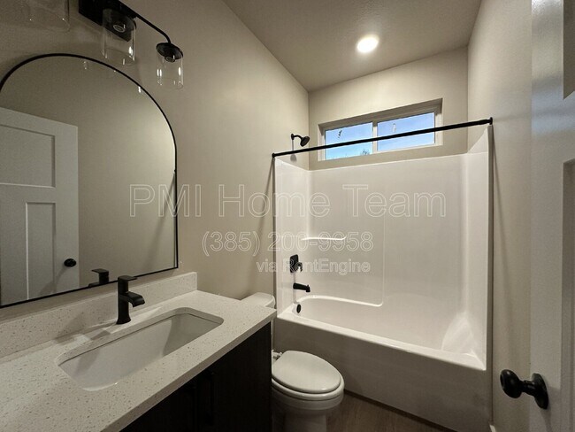 Foto del edificio - 1031 W 1000 N