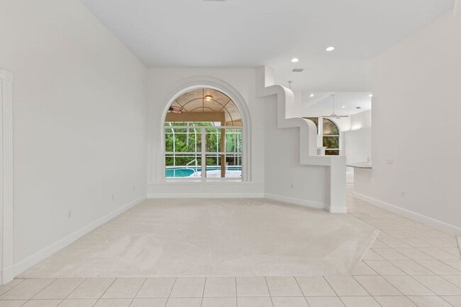 Building Photo - Beautiful Breakaway Trails Pool Home