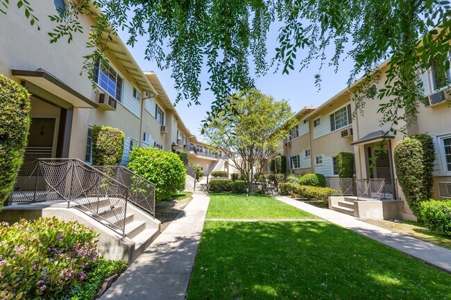 Foto del edificio - 1553-1555 Riverside Dr.