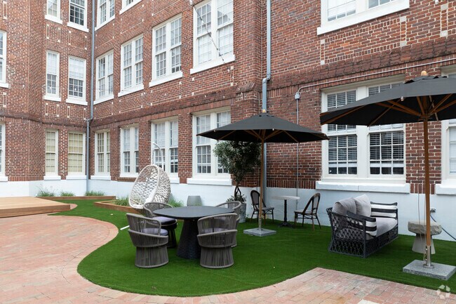 Foto del edificio - Elmwood Lofts