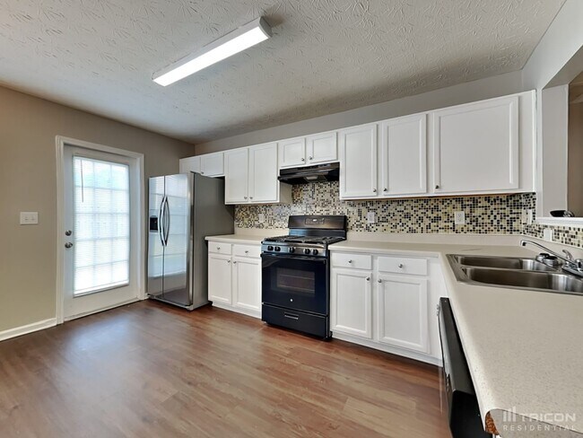 Building Photo - 298 Arrowhead Dr