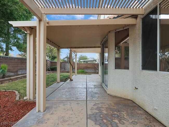 Foto del edificio - 3421 Sun Rhythm St