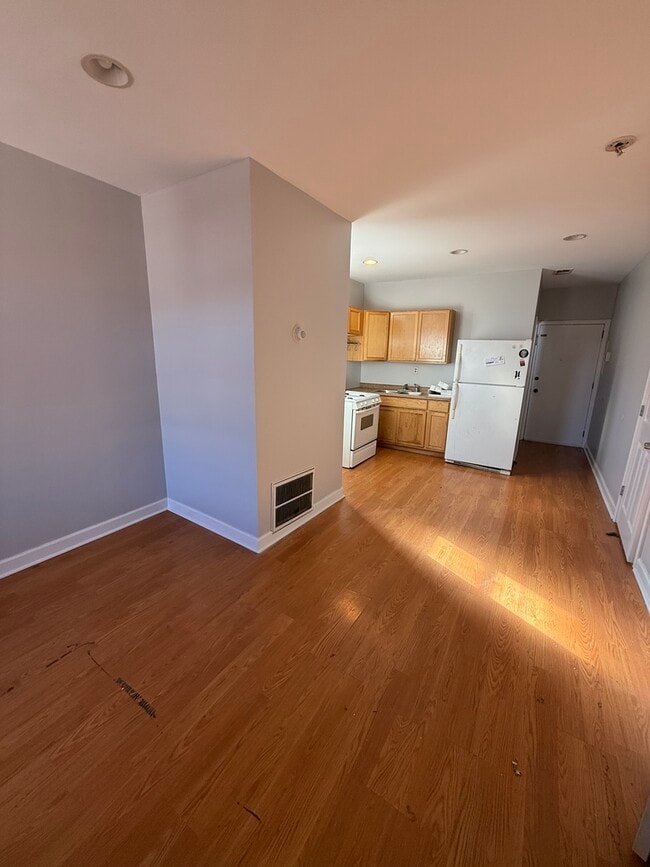 Foto del edificio - 1421 N Rockwell St