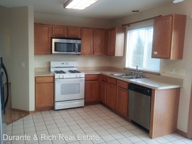 Building Photo - 3 br, 2.5 bath House - 4423 W Lawn Avenue