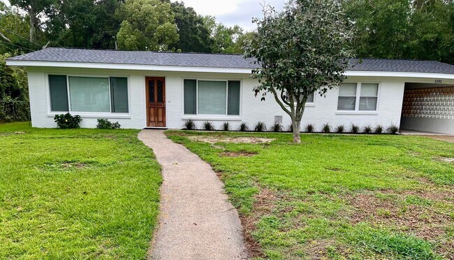 Photo - 1101 W Cherokee Glen House