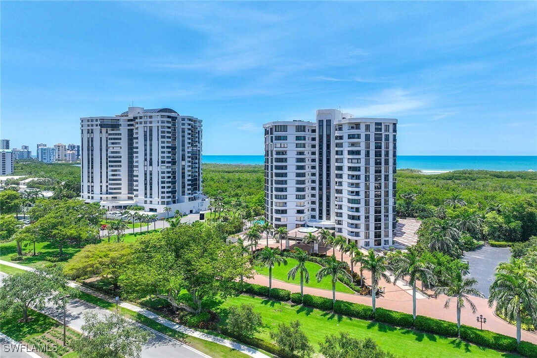 Primary Photo - 6075 Pelican Bay Blvd